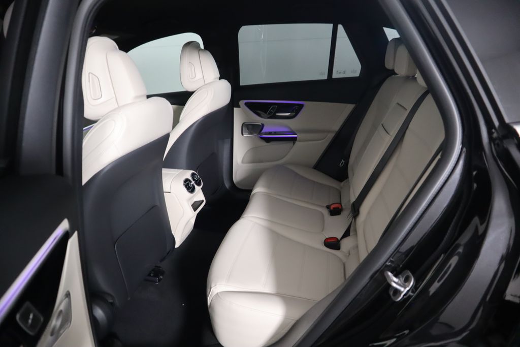 2025 Mercedes-Benz GLC 350 23