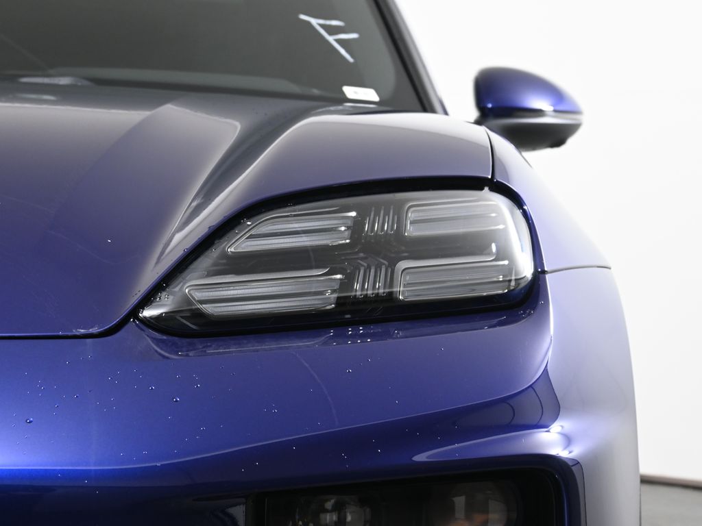 Thumbnail: 2024 Porsche Macan - 11