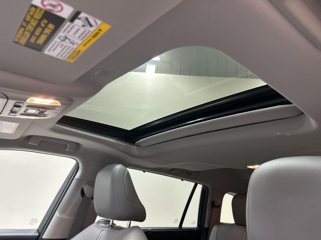 used 2021 Toyota Highlander car, priced at $34,908