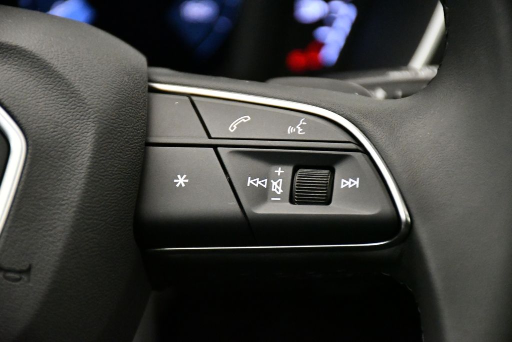 Thumbnail: 2025 Audi Q3 - 25