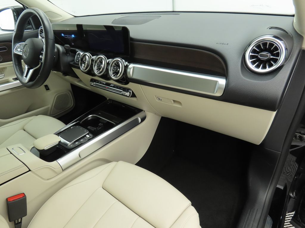 Thumbnail: 2023 Mercedes-Benz GLB - 17