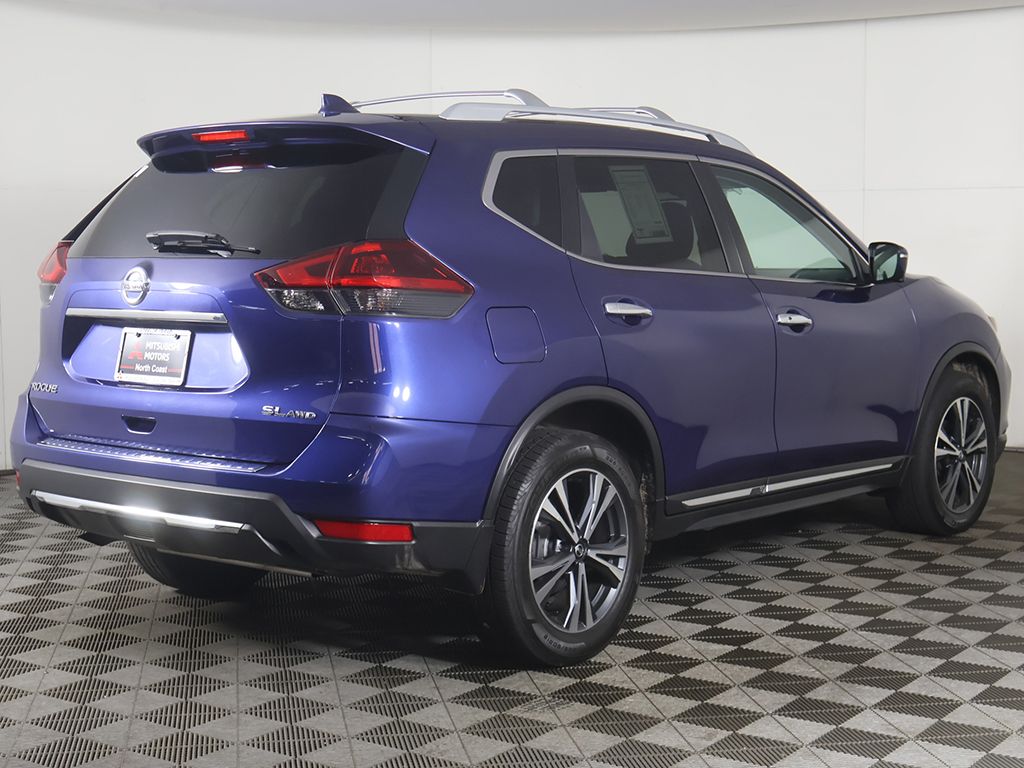 Used 2018 Blue Nissan SL image 10