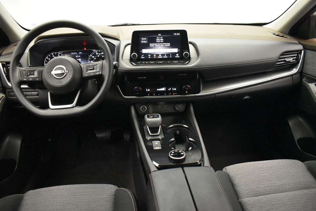 2022 Nissan Rogue SV 25