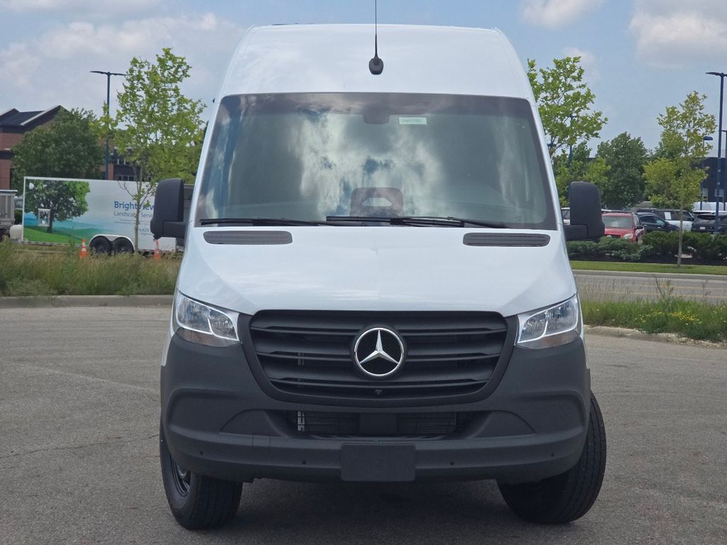 New 2026 White Mercedes-Benz Cargo 170 WB image 9