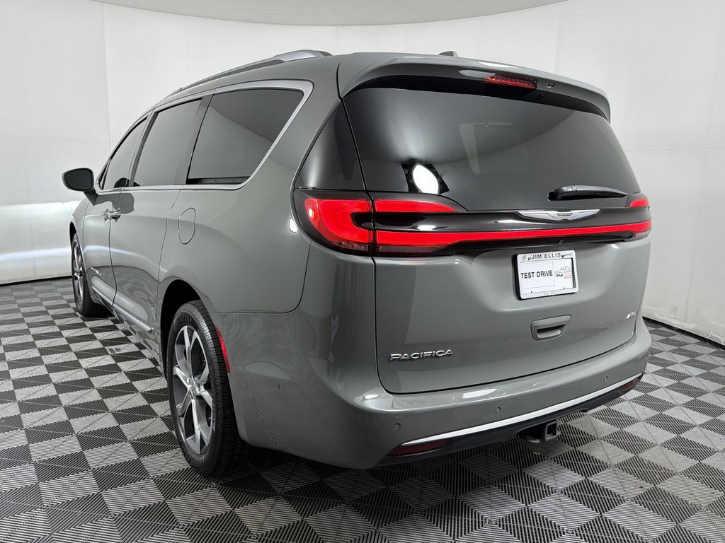 used 2021 Chrysler Pacifica car, priced at $27,500