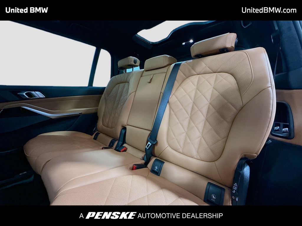 Thumbnail: 2026 BMW X7 - 13