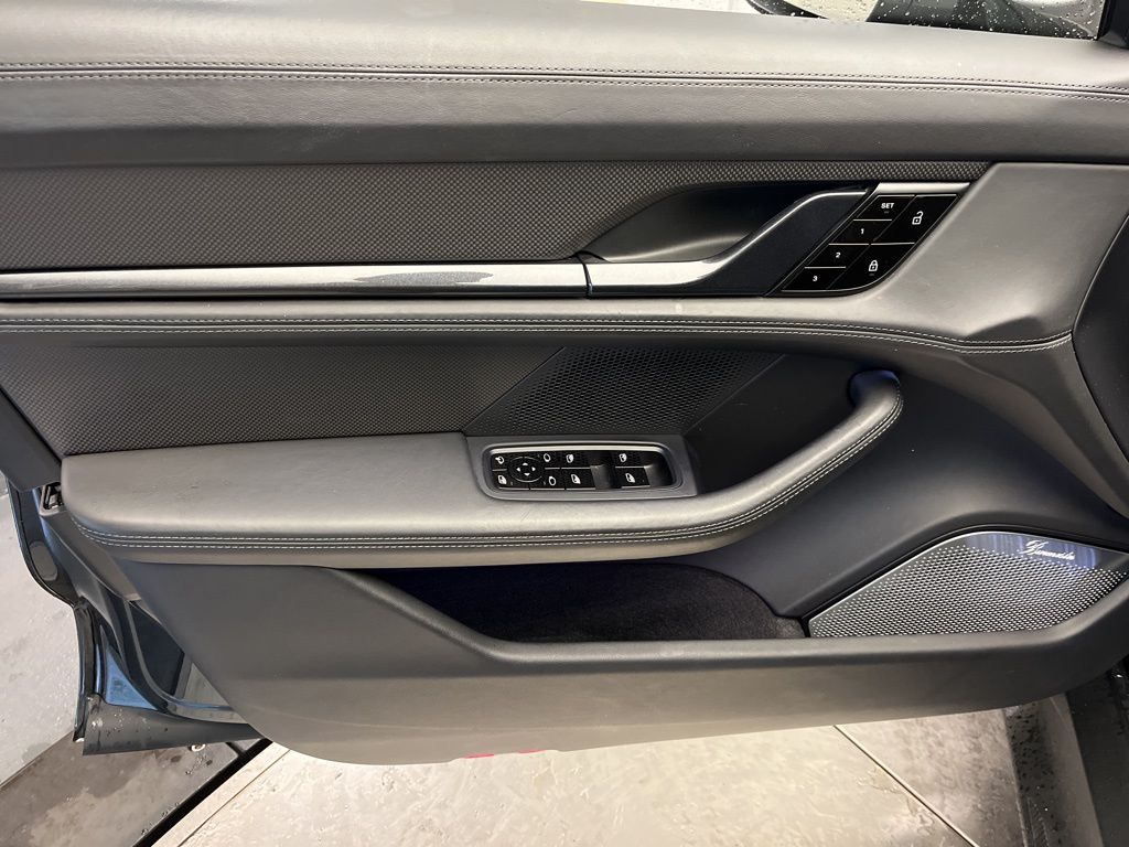 Thumbnail: 2021 Porsche Taycan - 11