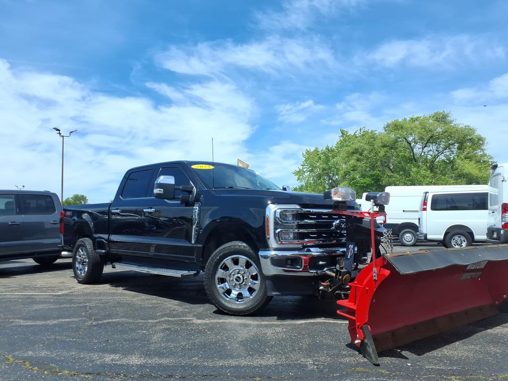 Black Metallic 2023 Ford F-250 Super Duty Lariat Crew Cab 4WD Pickup Truck Four-Wheel Drive Automatic