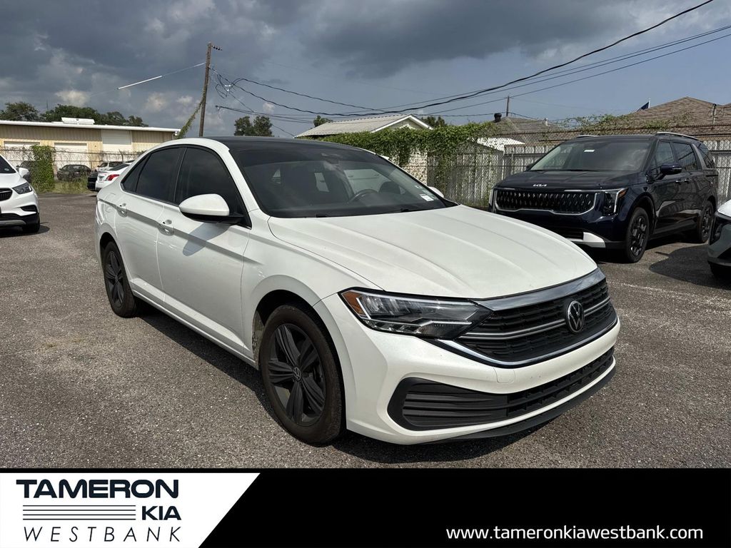 Opal White 2024 Volkswagen Jetta Sedan Front-Wheel Drive 8-Speed Automatic