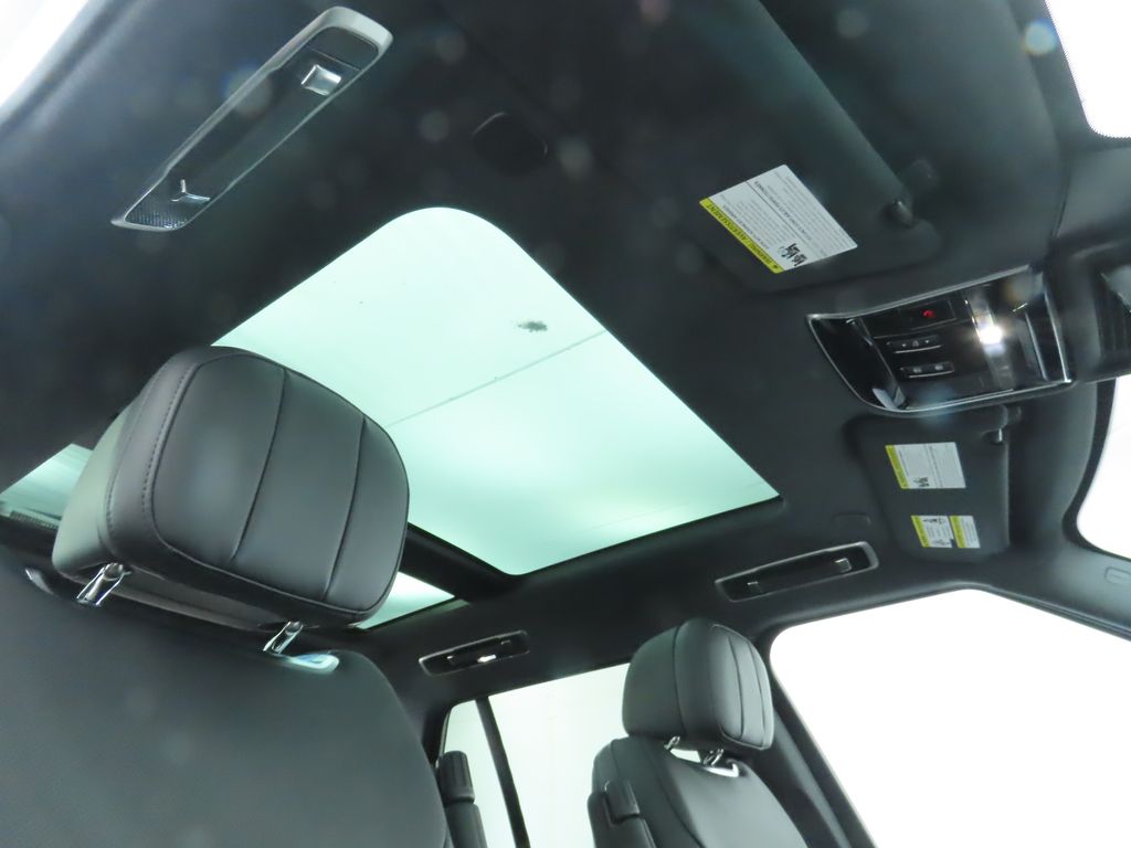 Thumbnail: 2025 Land Rover Range Rover - 19