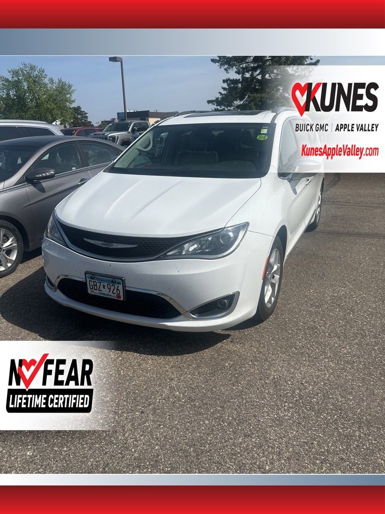 Bright White Clearcoat 2019 Chrysler Pacifica Minivan Front-Wheel Drive 9-Speed Automatic