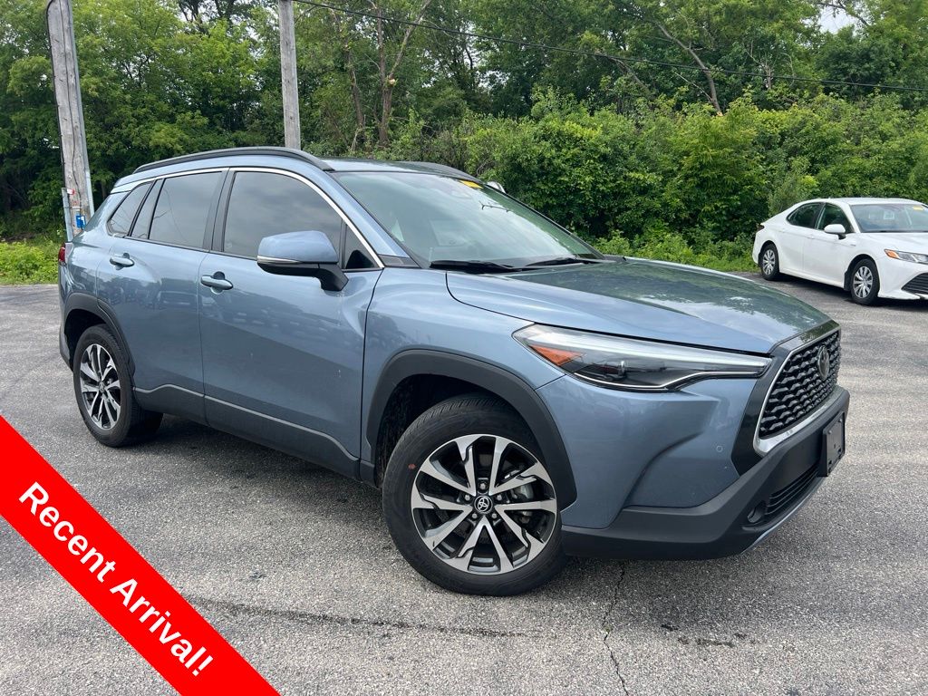 2023 Toyota Corolla Cross XLE AWD's photo