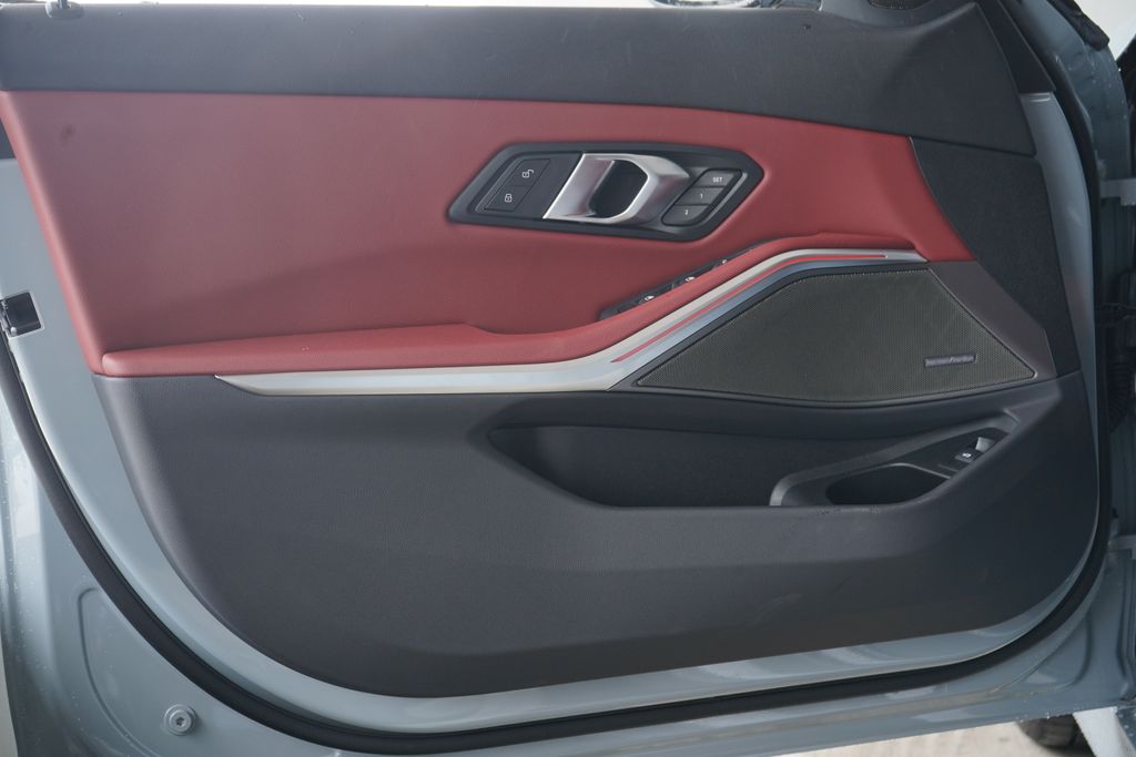 Thumbnail: 2026 BMW 3 Series - 10