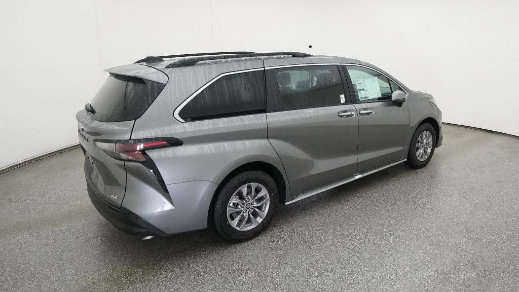 Thumbnail: 2026 Toyota Sienna - 16