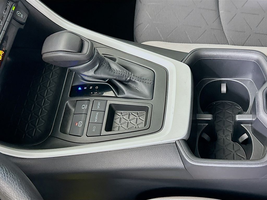 Thumbnail: 2023 Toyota RAV4 - 17