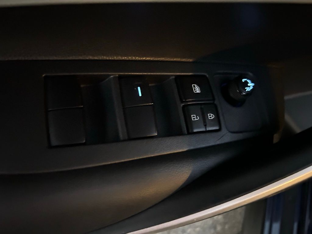 Thumbnail: 2021 Toyota Corolla - 16