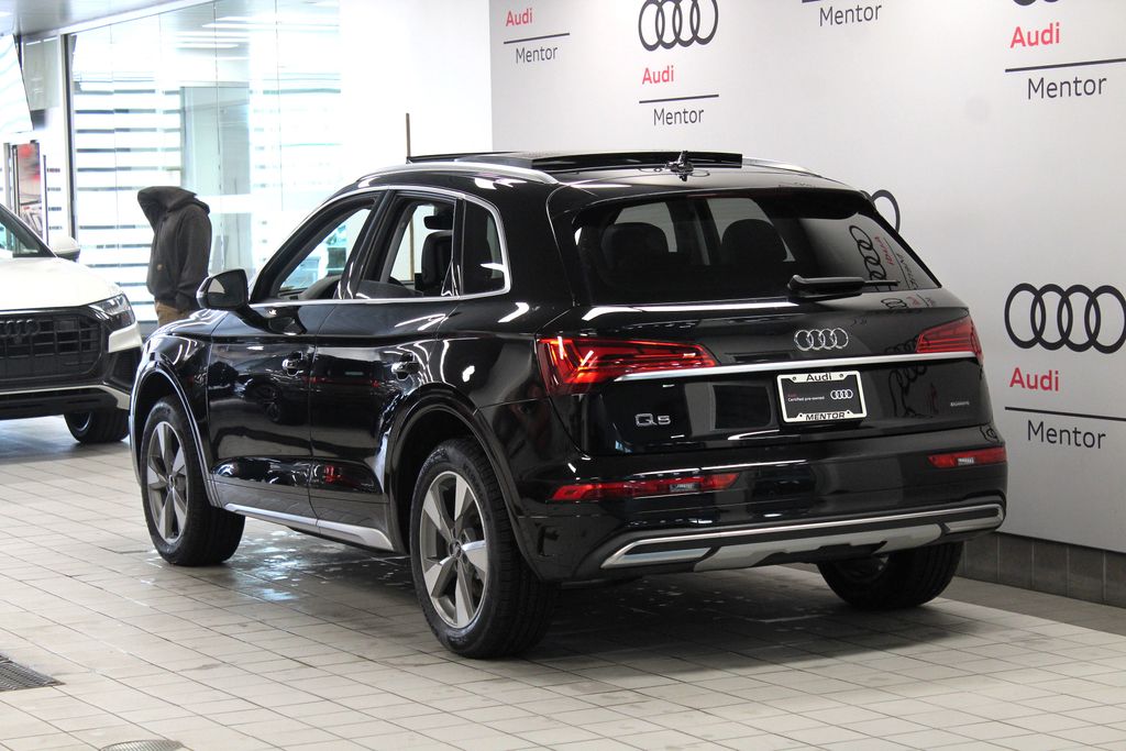 Thumbnail: 2023 Audi Q5 - 4