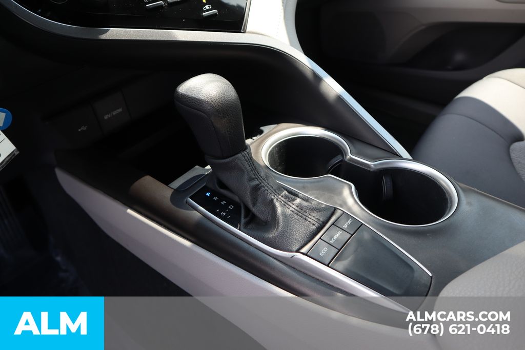 2023 Toyota Camry LE photo 28