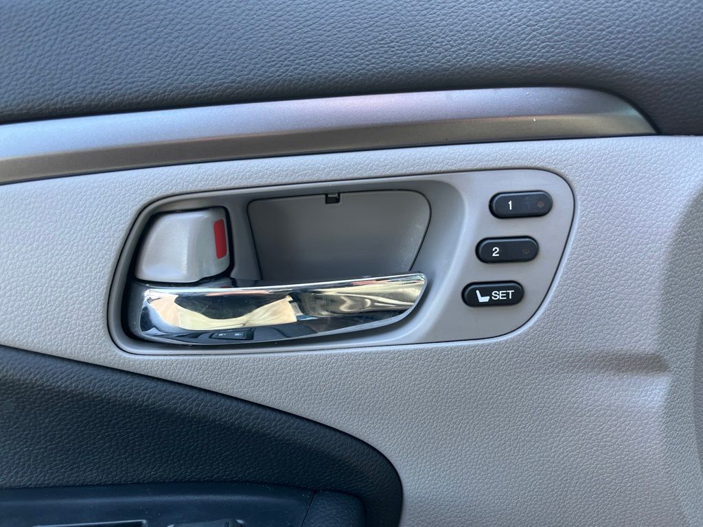 Thumbnail: 2021 Honda Pilot - 11