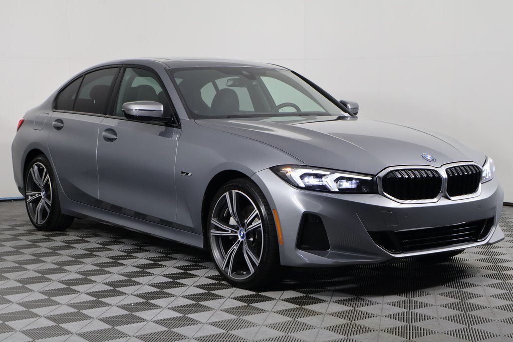 Thumbnail: 2023 BMW 3 Series - 3