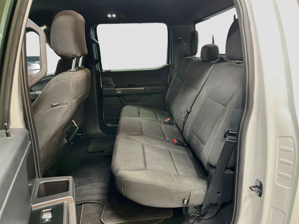 Used 2024 Oxford White Ford XLT image 25