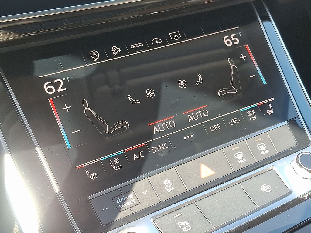 Thumbnail: 2023 Audi Q7 - 16