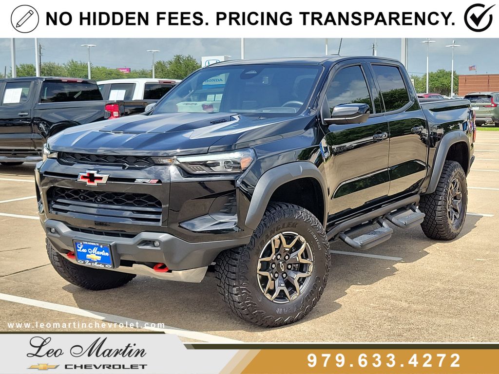 Black 2025 Chevrolet Colorado Pickup Truck Four-Wheel Drive 8-Speed Automatic