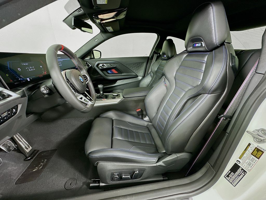 Thumbnail: 2025 BMW M2 - 21
