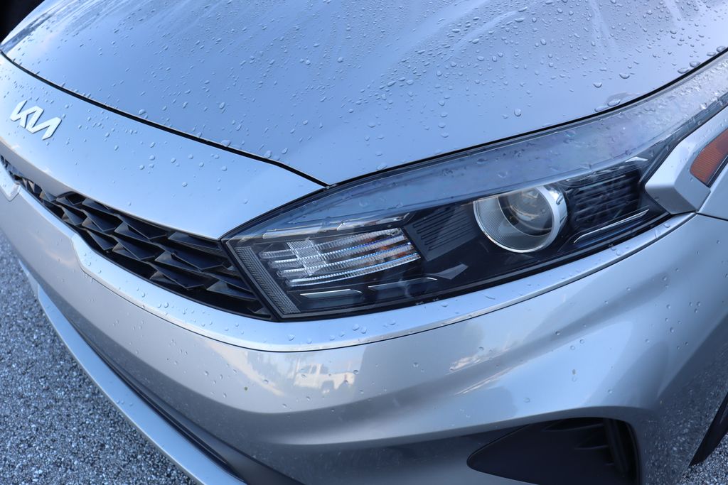 Thumbnail: 2023 Kia Forte - 3