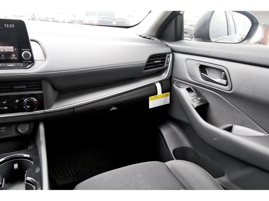 2026 Nissan Rogue S - 9