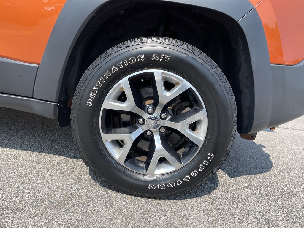 Used 2016 Jeep Cherokee SUV