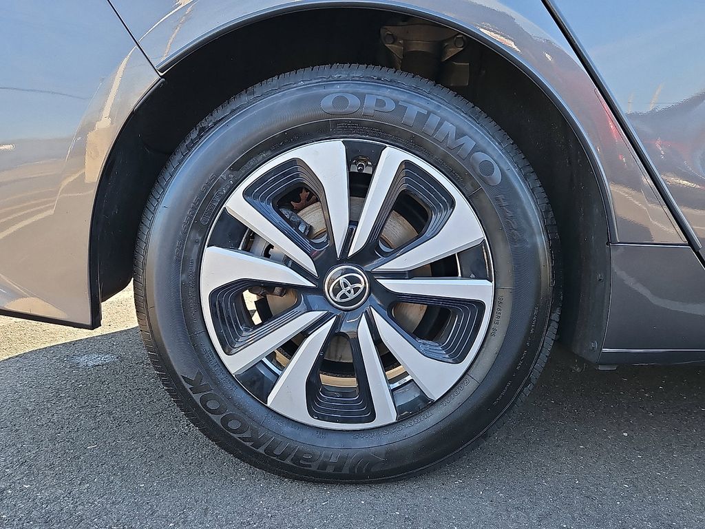 Thumbnail: 2018 Toyota Prius Prime - 10