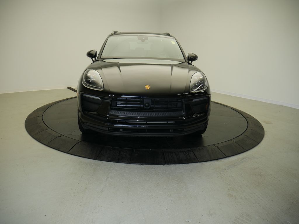 Thumbnail: 2023 Porsche Macan - 10