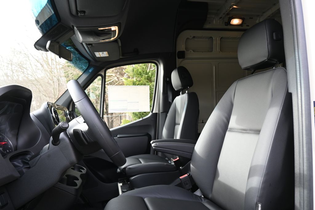 Thumbnail: 2026 Mercedes-Benz Sprinter - 18