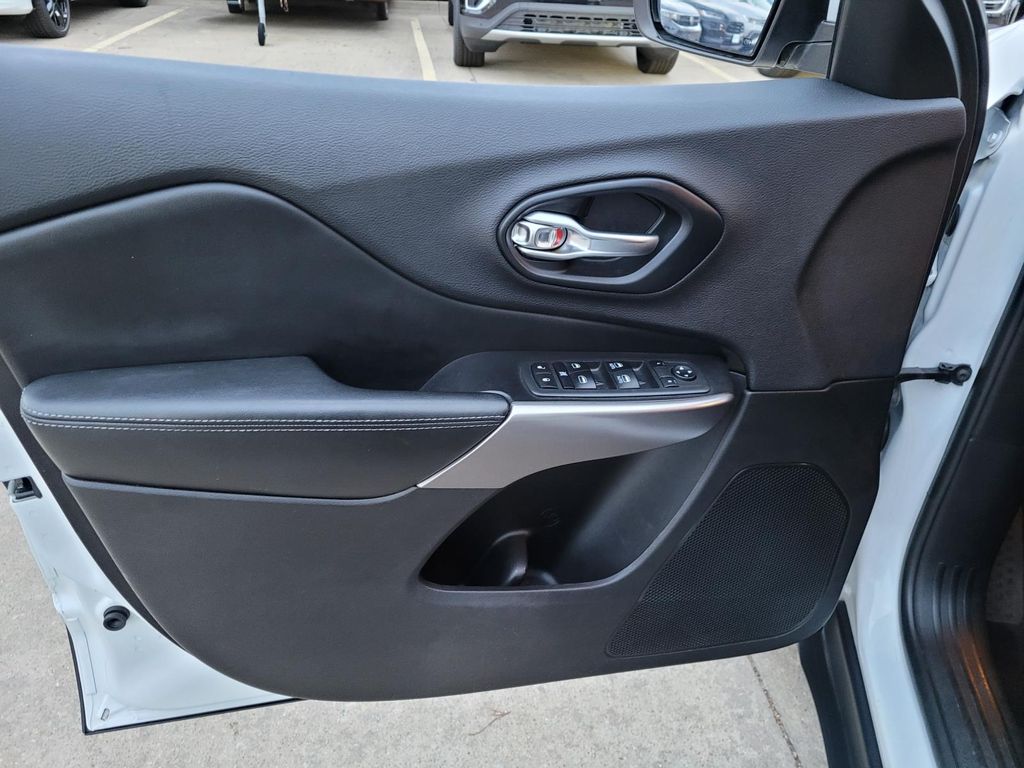 used 2019 Jeep Cherokee car, priced at $19,000