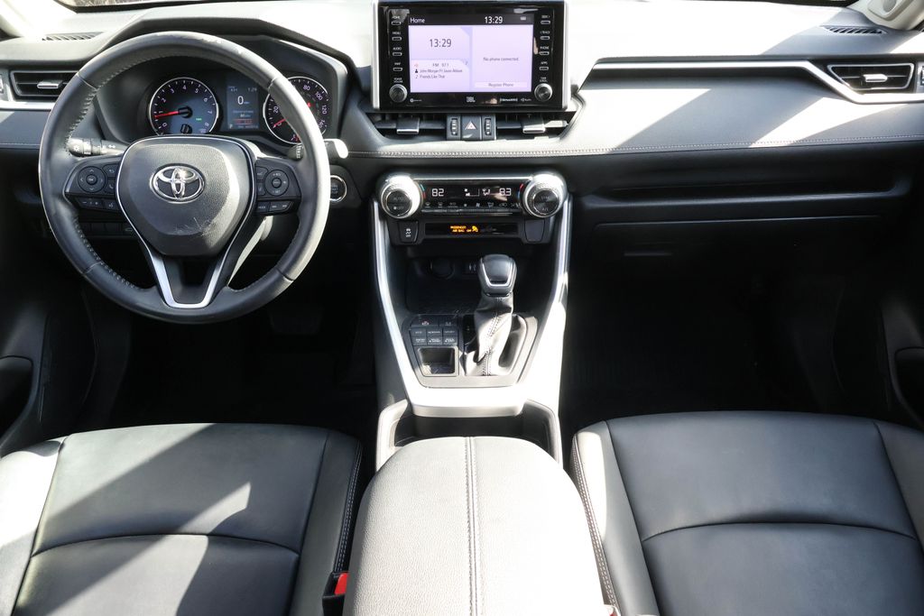 2019 Toyota RAV4 XLE Premium 14