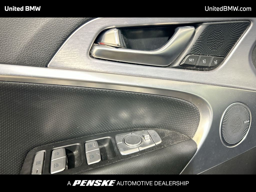 Thumbnail: 2019 Genesis G70 - 11