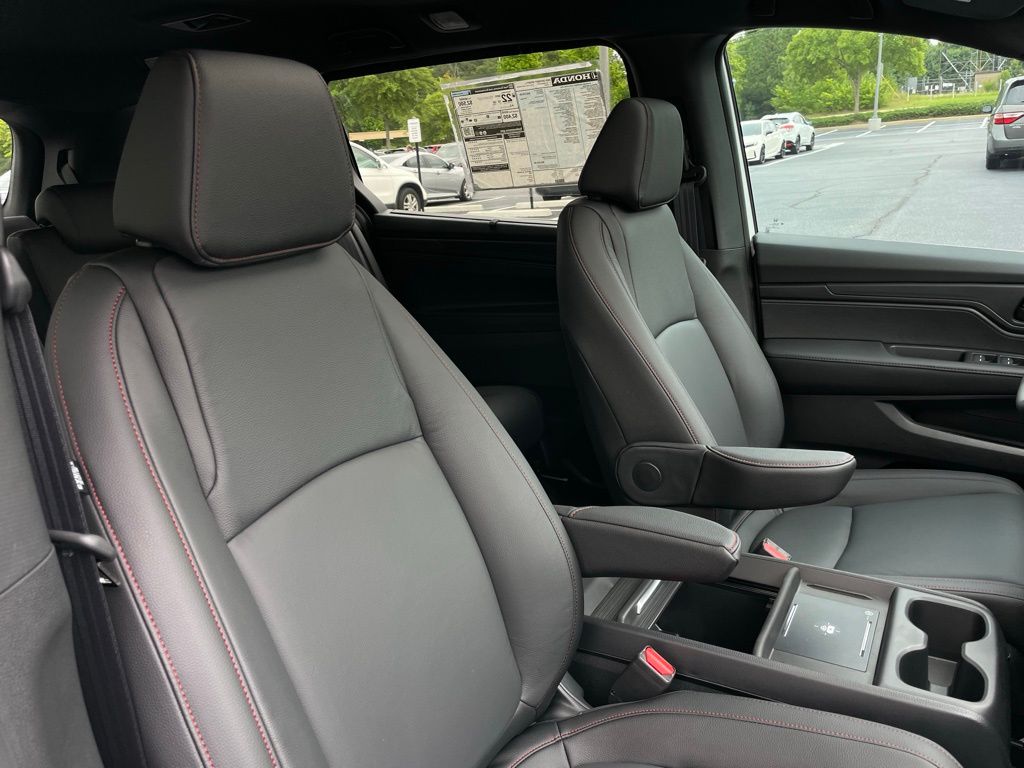Thumbnail: 2026 Honda Odyssey - 32