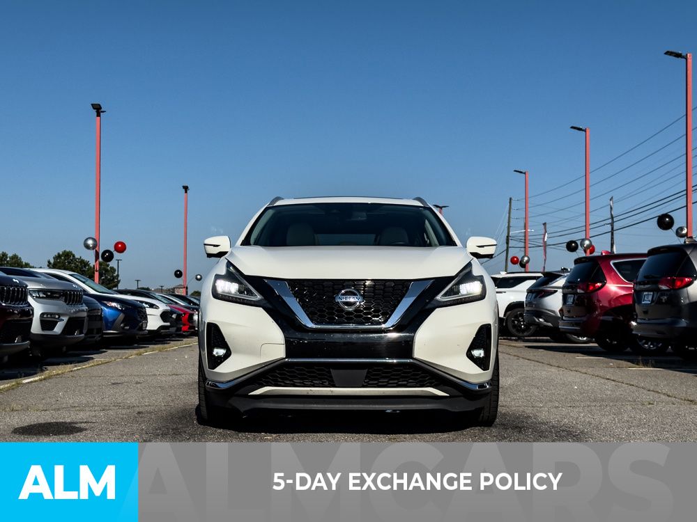 Used 2019 White Nissan Platinum image 3