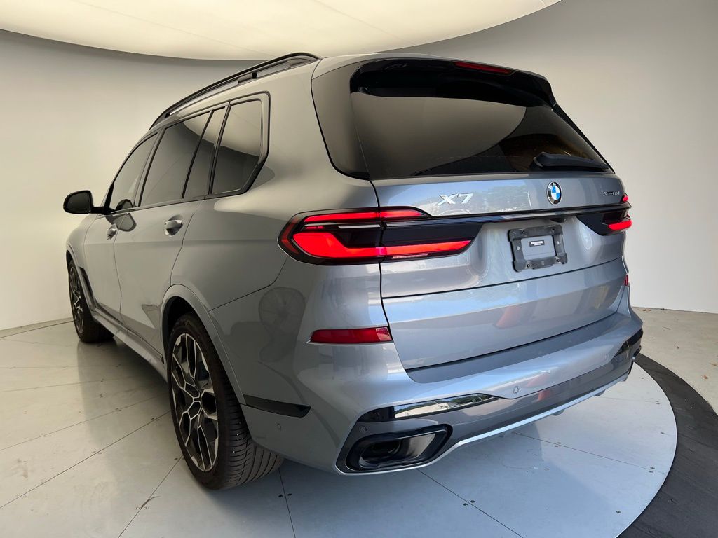 Thumbnail: 2023 BMW X7 - 4