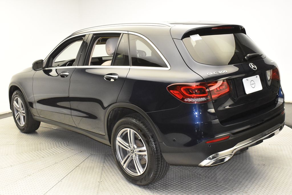 2022 Mercedes-Benz GLC 300 7