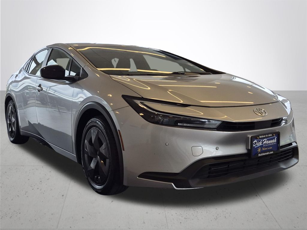 2025 Toyota Prius LE