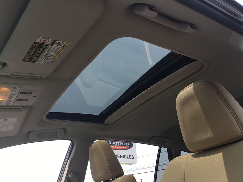 2015 Toyota RAV4 XLE 9