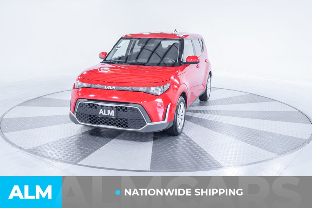 2023 Kia Soul LX photo 2