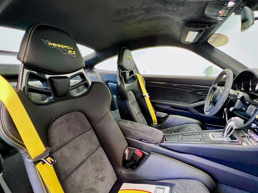 Thumbnail: 2018 Porsche 911 - 18