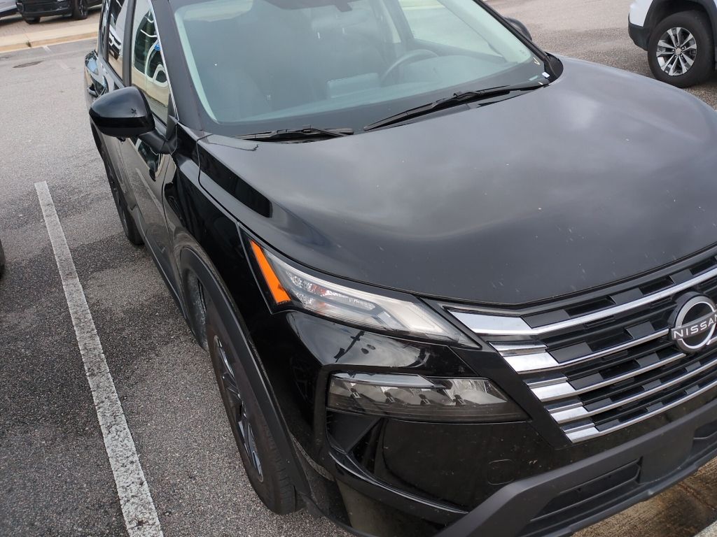 Used 2025 Black Nissan SV image 3