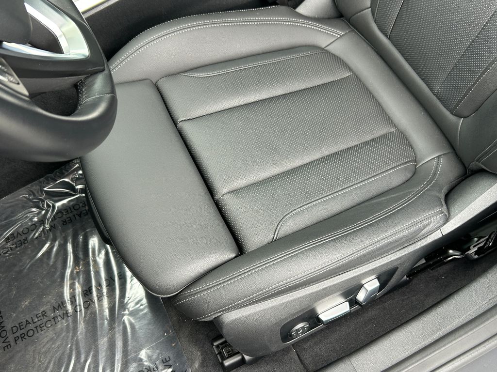 Thumbnail: 2023 BMW i4 - 15