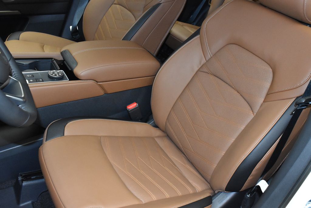 2025 Nissan Pathfinder Platinum 15