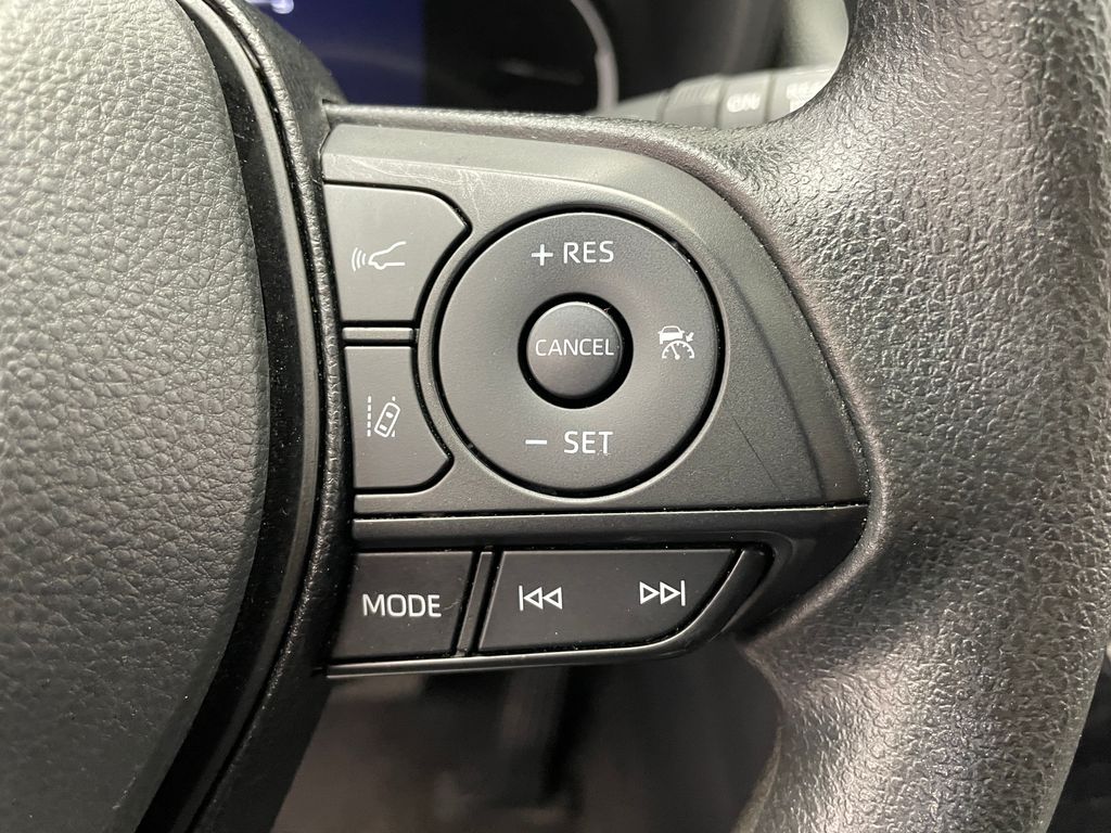 2024 Toyota RAV4 XLE 23