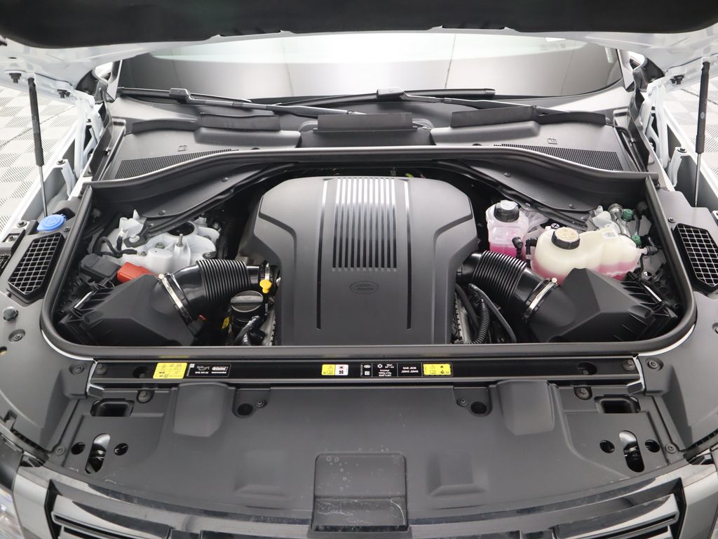 Thumbnail: 2025 Land Rover Range Rover - 30